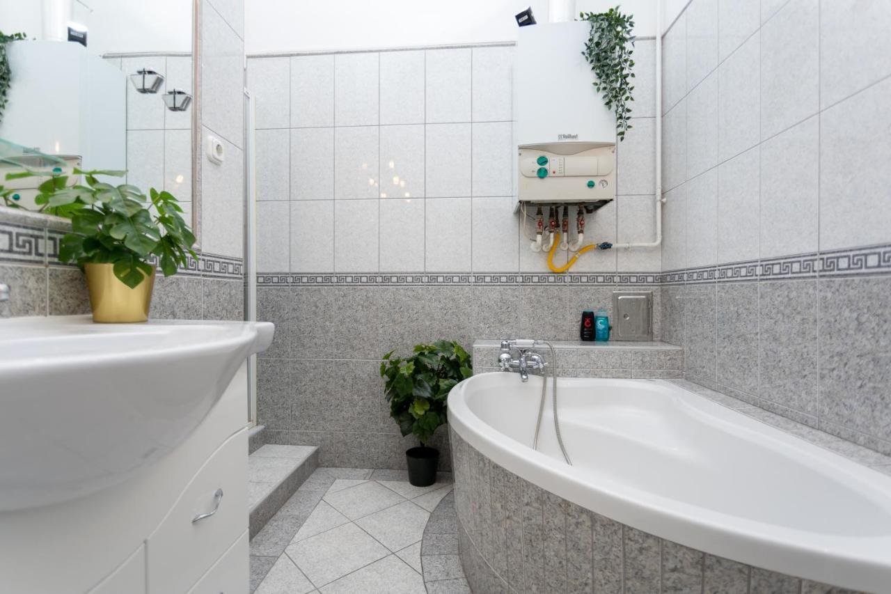 Emerald Suite With Free Parking Βουδαπέστη Εξωτερικό φωτογραφία