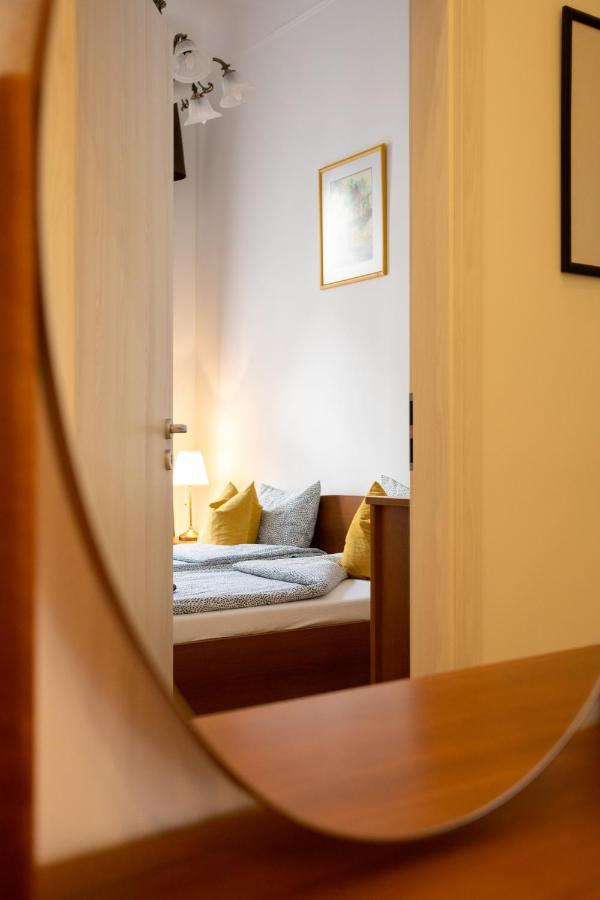 Emerald Suite With Free Parking Βουδαπέστη Εξωτερικό φωτογραφία