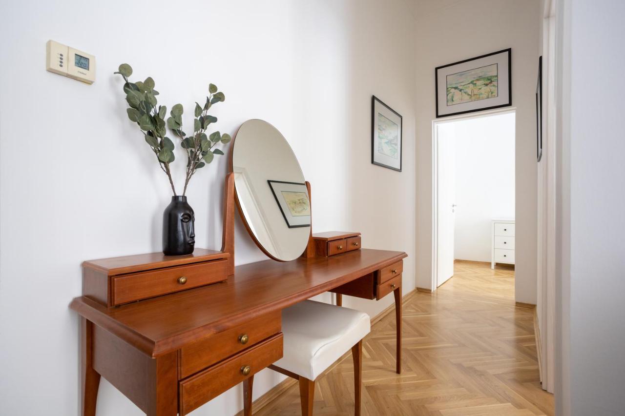 Emerald Suite With Free Parking Βουδαπέστη Εξωτερικό φωτογραφία