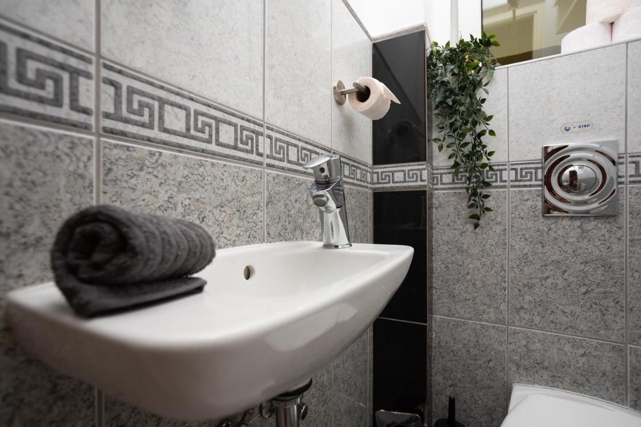 Emerald Suite With Free Parking Βουδαπέστη Εξωτερικό φωτογραφία