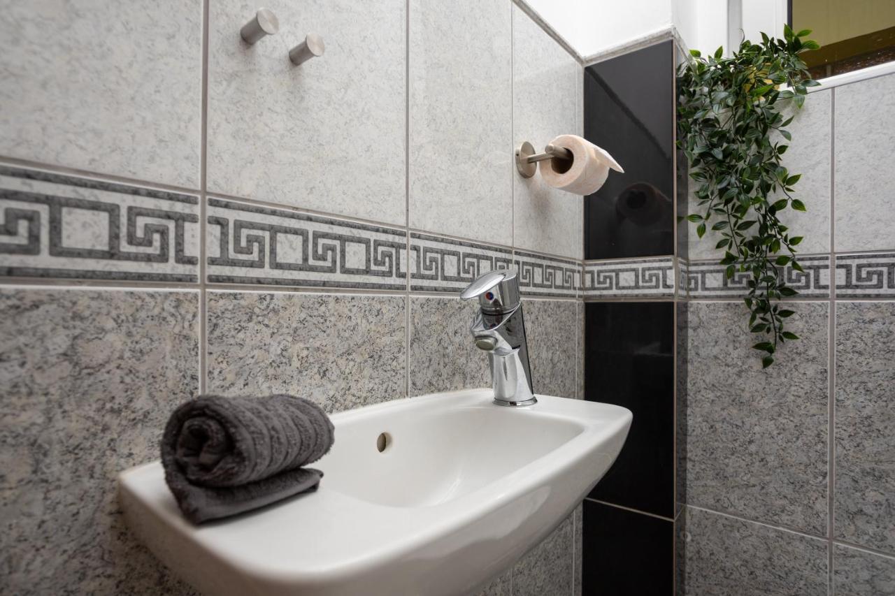Emerald Suite With Free Parking Βουδαπέστη Εξωτερικό φωτογραφία