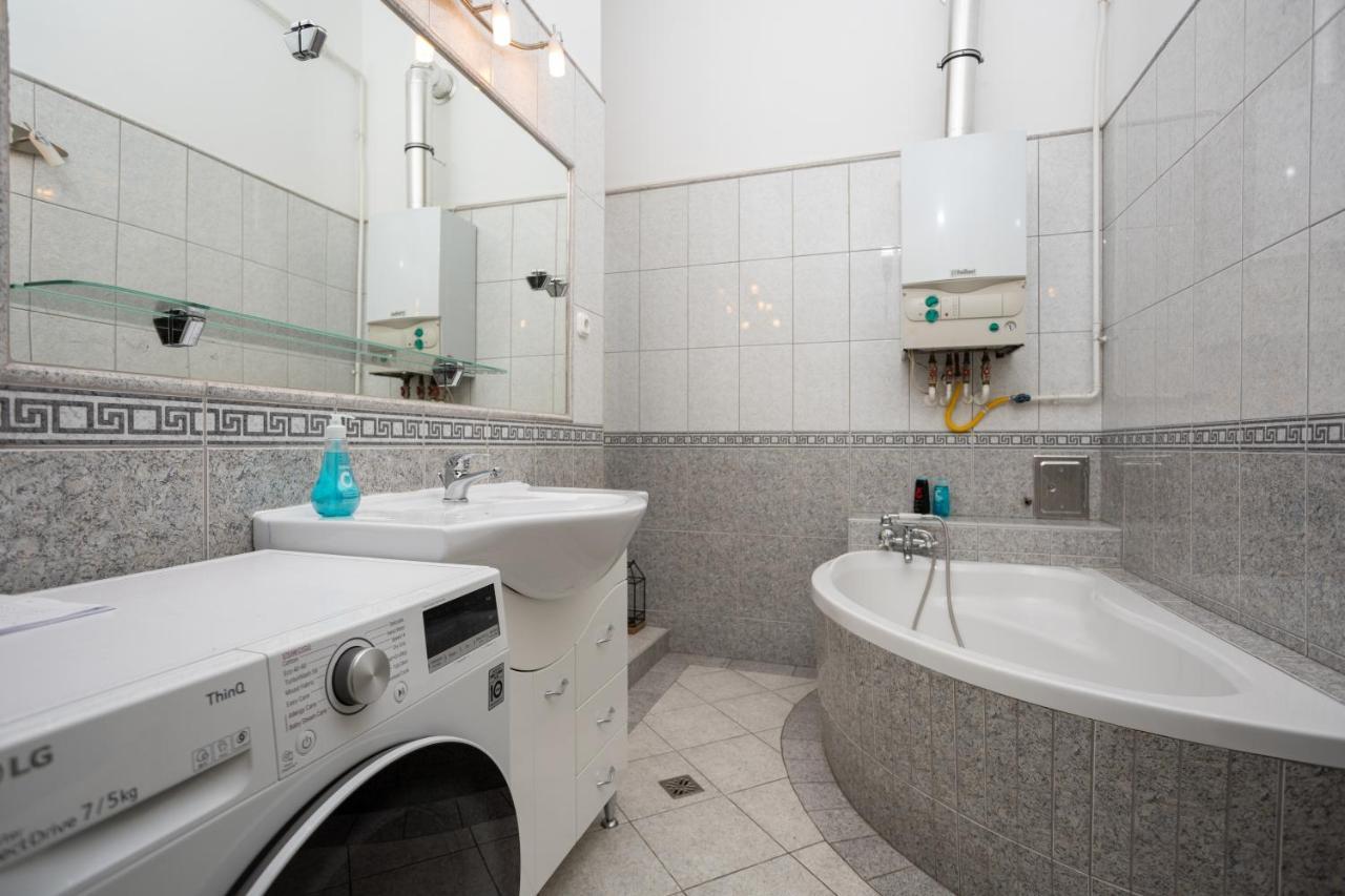 Emerald Suite With Free Parking Βουδαπέστη Εξωτερικό φωτογραφία